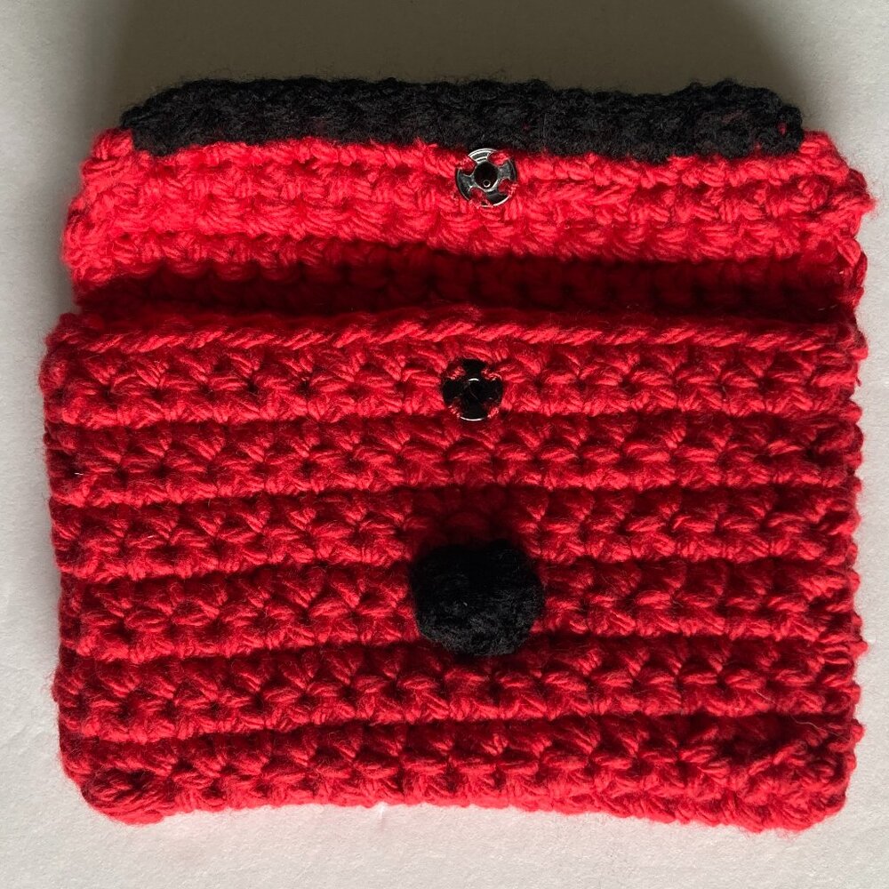 Card / Coin Wallet with Flap - Crocheted Red & Black